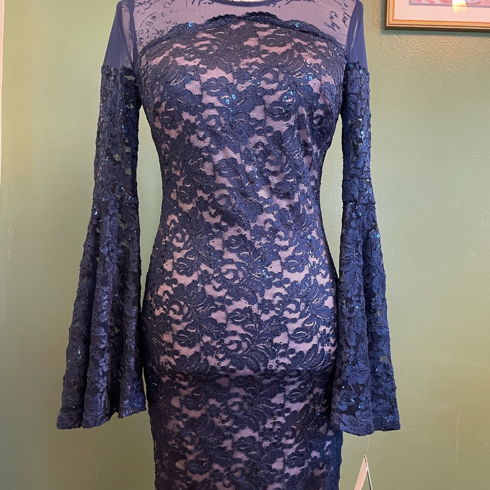 Elegant Navy Lace Dress WOMENS SIZE small 7 NWT formal cocktail dress